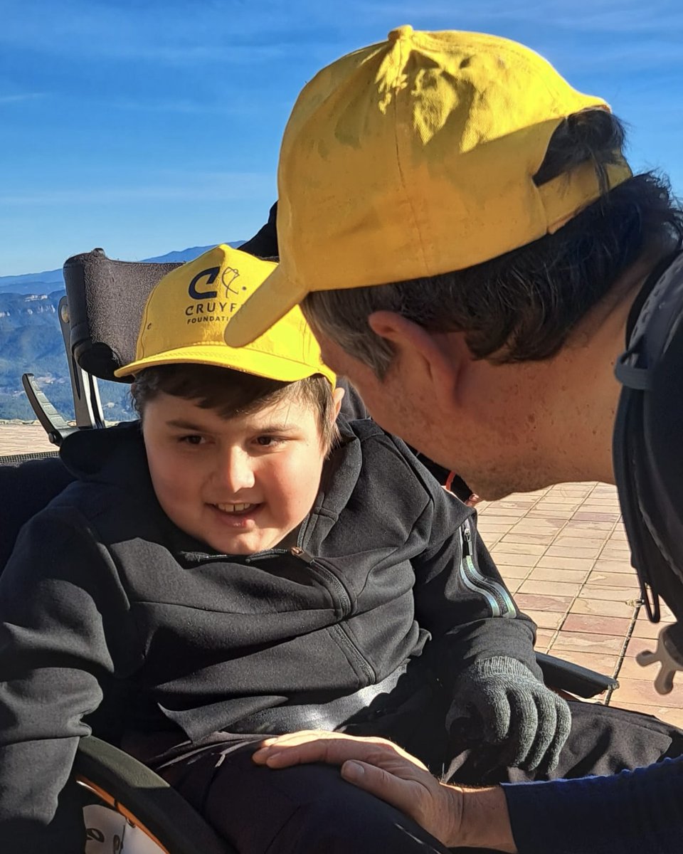FundacionCruyff's tweet photo. Acompañamos a Teodor y a los amigos de Rodamunt a La Mola ⛰️💪🏼
#CruyffLegacy #CreatingSpace
#SocialTransformation https://t.co/LsqBk6wk7i