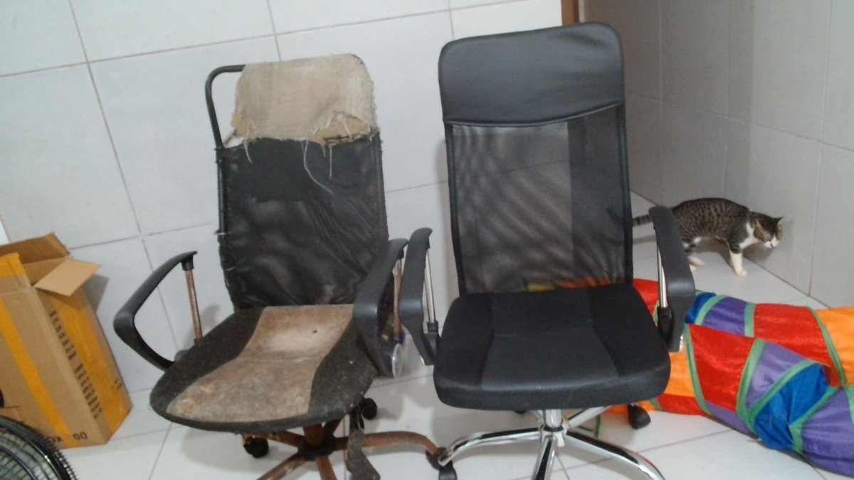 Minha cadeira nos últimos 8 anos se aposenta hoje. Dei sorte de conseguir comprar outra igual.