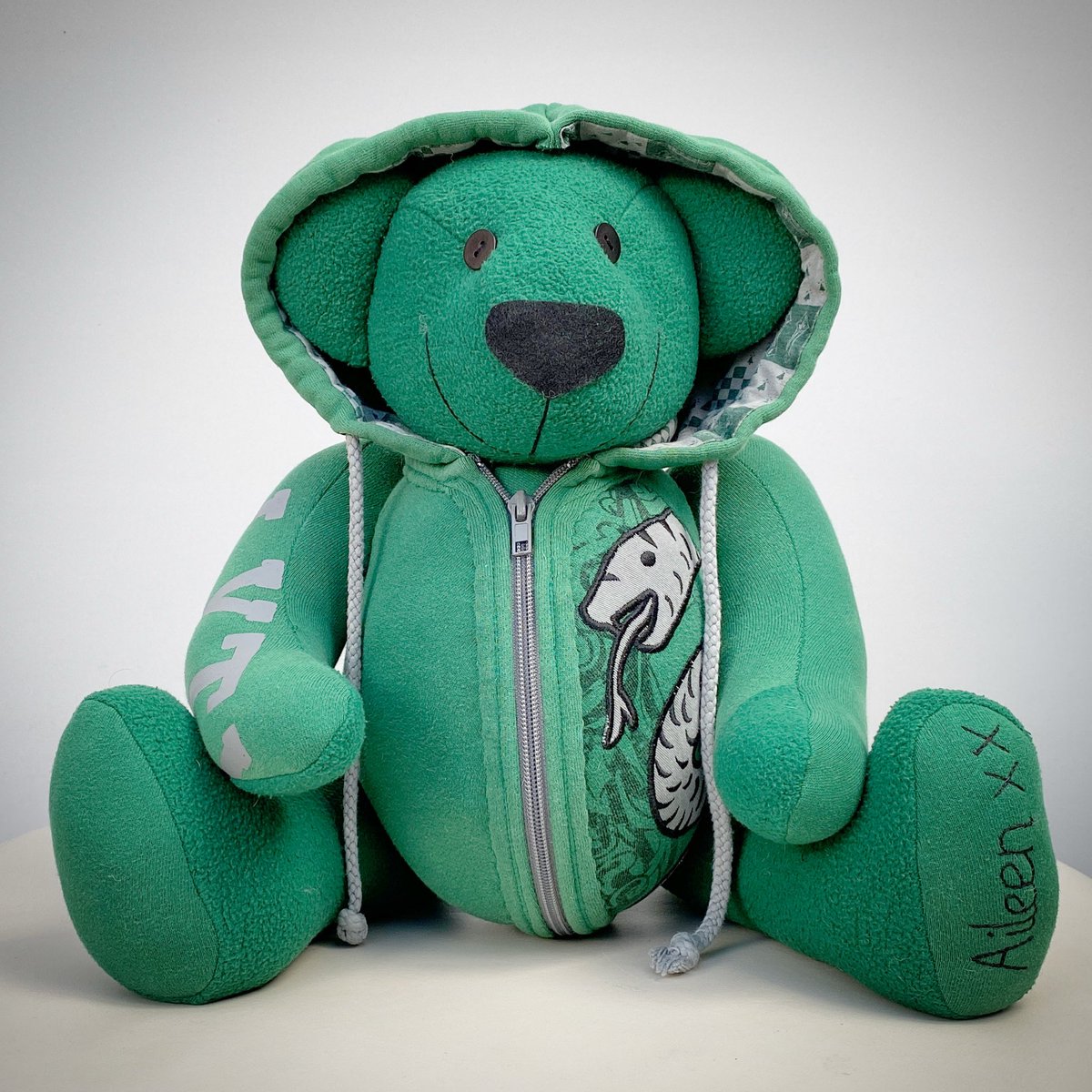 thememorybears's tweet image. Hood up or hood down ?

The UK’s original Memory Bears. Uniquely &amp;amp; beautifully hand crafted from loved ones clothes, that give memories that will last a lifetime. 🧸🐾❤️

#memorybears