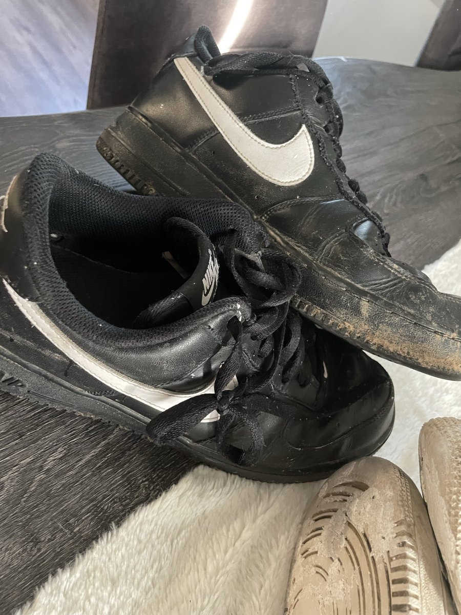 MMike11324's tweet photo. Ich verschick meine Schuhe 👟 Malsehen wer der erste ist 😉

#Feet #Sub #Dom #Sklaven #Loser #Sissy #Fetisch #Alpha #Session #Melkung #Drain #Cash #Pay https://t.co/5TJ9smicPe