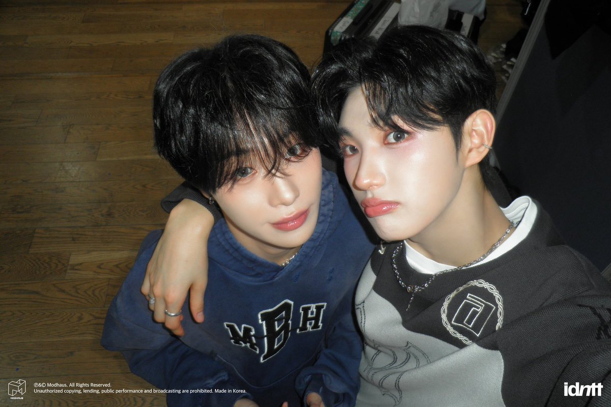 이즈 tweet media