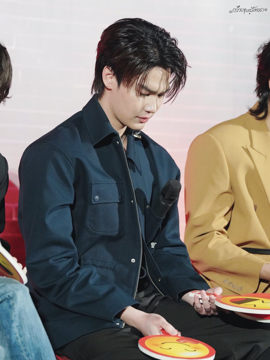 แล้วน้องดิวจะต้องเลือกอันไหนนะคับเนี่ย ยิ้มกว้าง ๆ หรือยิ้มมีหัวใจดีนะะ 🤔🤔

#BurnoutSyndromeSeriesFinalEP
#dew_jsu <a href="/dew_jsu/">Dewjsu</a>