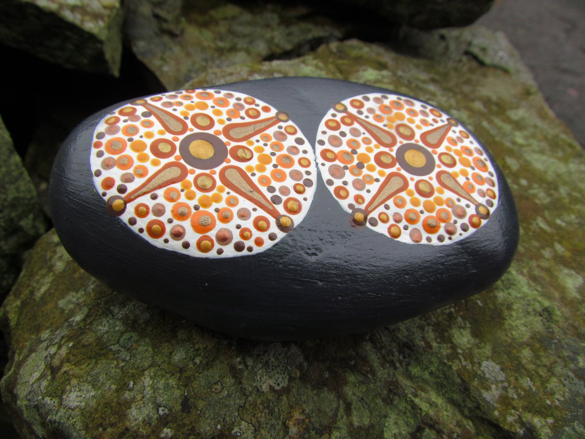 LodgeCrafts's tweet photo. Mandala Dot Art Hand-Painted Natural Rock/Stone: Home or Garden Decoration #gardengift #rockart #mandala https://t.co/l6WppfJmyp