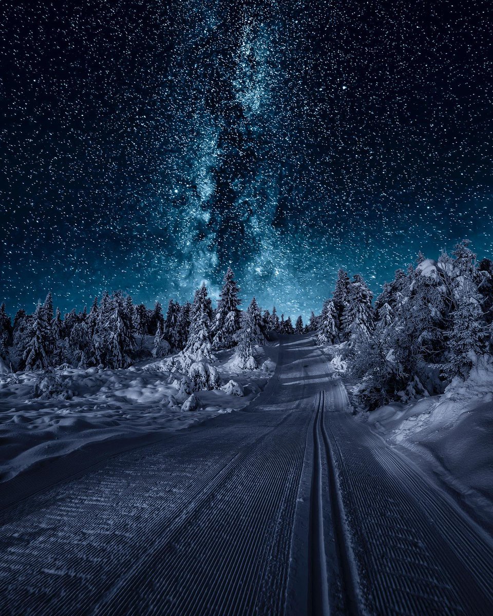 NightSkyToday's tweet image. Starry night at Gausdal, Norway ✨