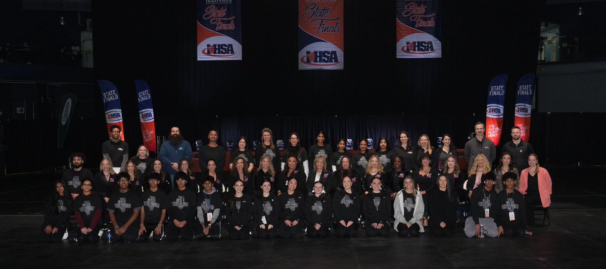 A huge THANK YOU to our incredible team of volunteers who work tirelessly behind the scenes to give our student-athletes a first-class experience. Your time, energy, and dedication make these events possible, and we are so grateful for all that you do! 👏 #ihsa <a href="/grossingerarena/">Grossinger M Arena</a>