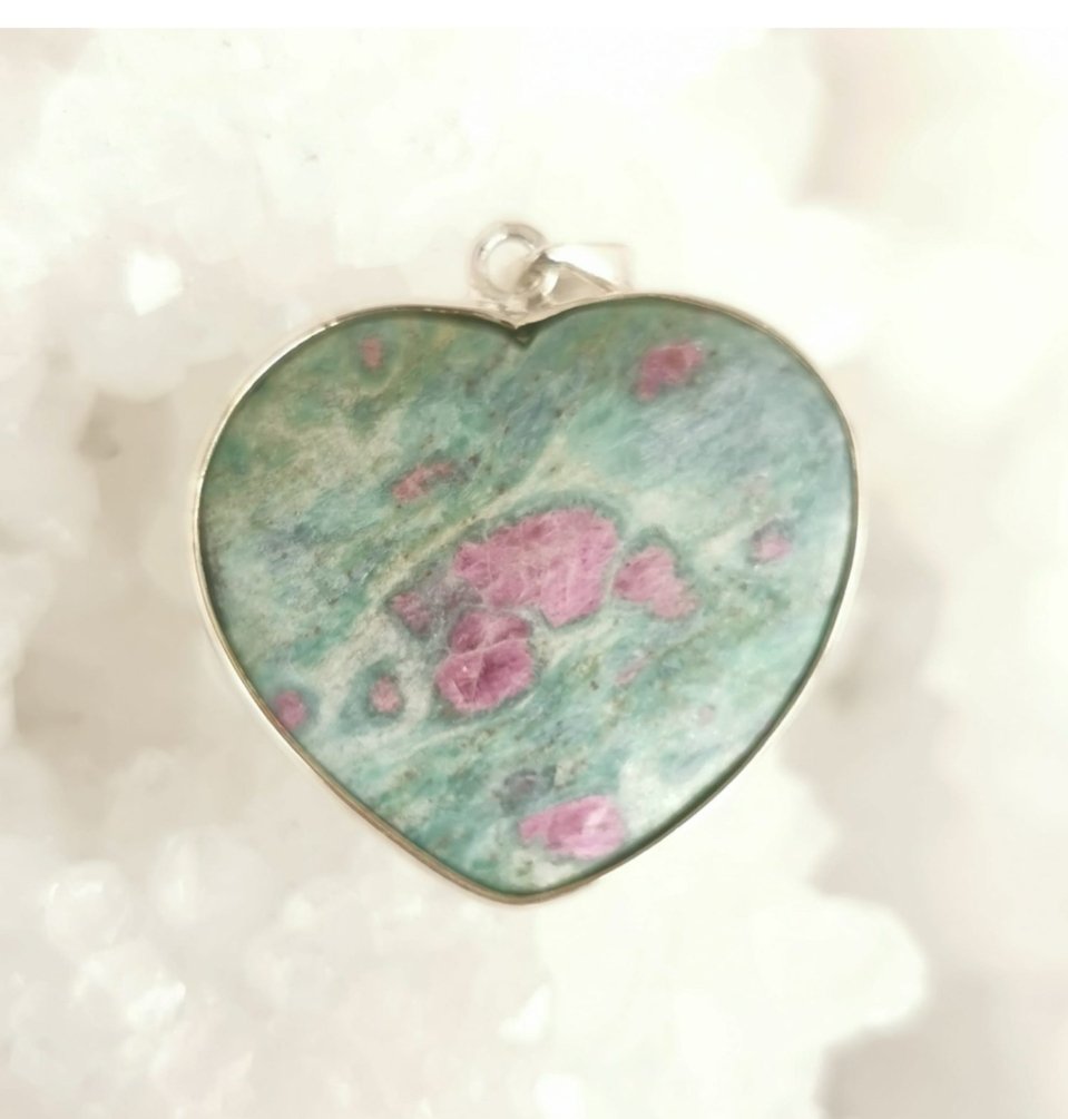 MarkA487's tweet photo. Special Offer Ruby Fuchsite – High Quality
70.00£ Including Free 
Available today at 👇 👇 👇 👇 
https://t.co/Gs2JDAAMun
https://t.co/RQ8vEPHctq 
#Heart #crystals #rubyinzoisite #mbdesigns #psychic https://t.co/D2GBEZOzKT