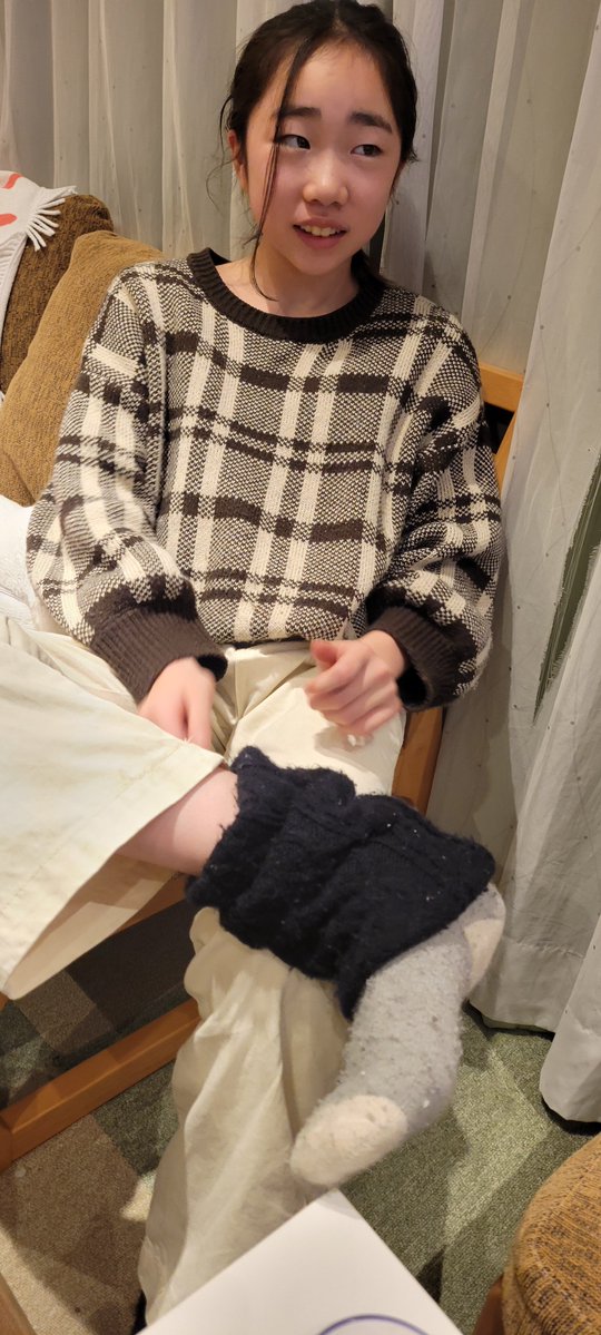 練習や稽古で、頭がいっぱいになりがちな時こそ、体調管理はしっかりと✨

ママにはよく『3つの首を温めること！！』って言われるの。
3つの首って、みんなわかる？🤔

モデルとしての私のこだわりはレッグウォーマー🧦
日常を良くするONE ACTION💗