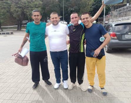 cesarbaezc's tweet image. Esta mañana fueron excarcelados los 4 hinchas del Deportivo Táchira injustamente detenidos desde junio del año pasado al volver de la final contra UCV FC.

Se les impusieron medidas de presentación en Caracas a pesar de no vivir allí.

LIBERTAD PLENA PARA TODOS.
