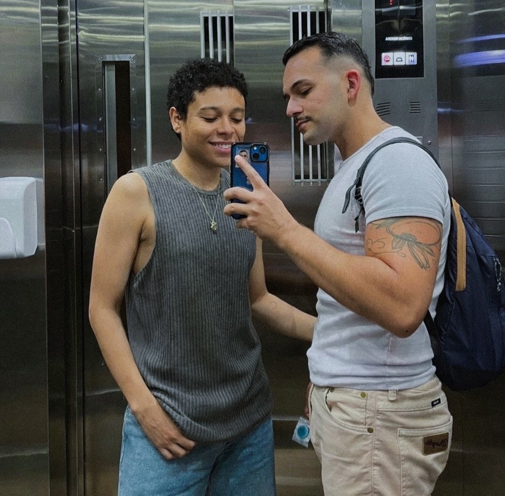 poponze's tweet image. LINDOS! Bruno Matos (Blogueirinha) posta fotos com novo affair. 🤍