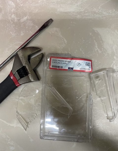 The Collectibles Guru tweet media