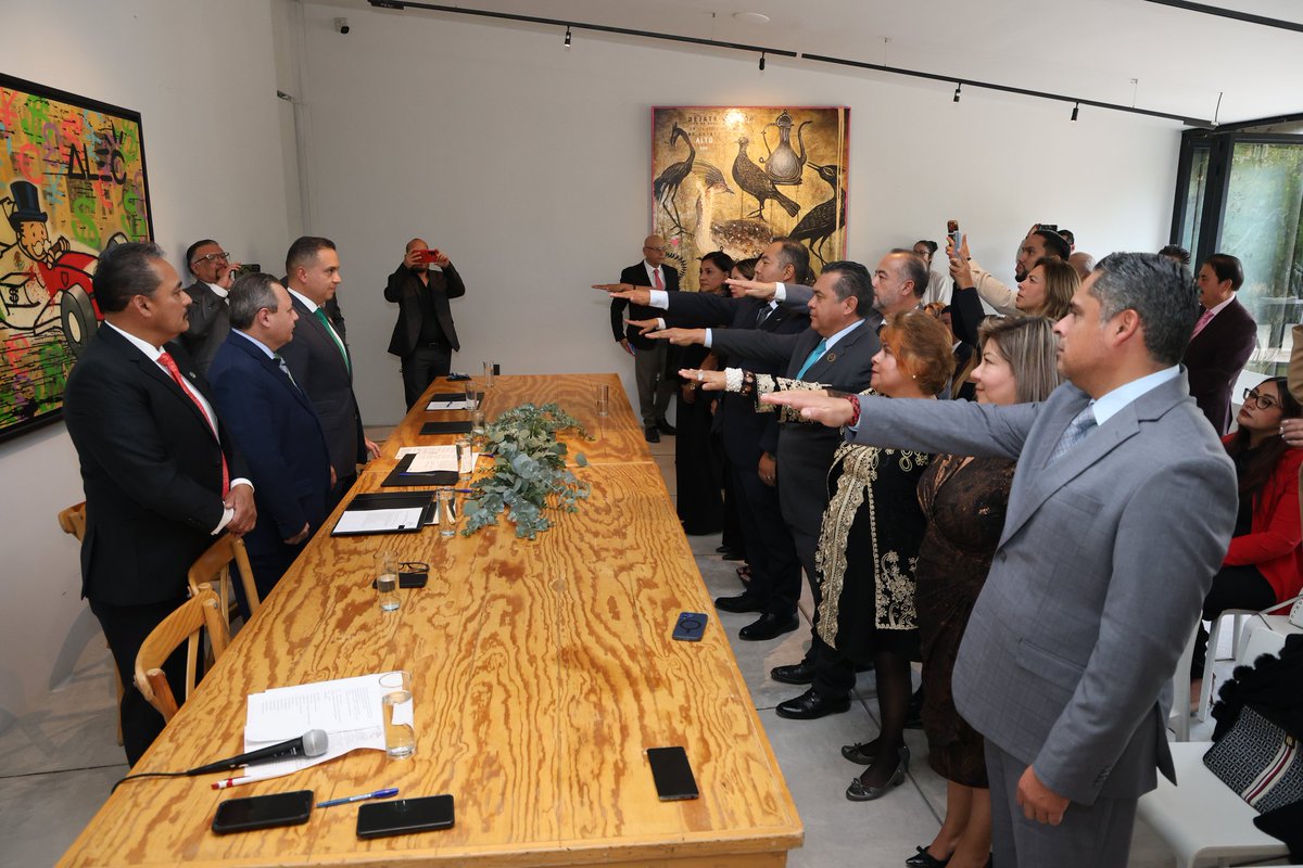 El titular de la #SEGOB tomó protesta al nuevo Consejo Directivo de esta Federación.

El secretario de Gobierno, <a href="/Eric_gudino/">Eric Gudiño Torres</a>, reconoció el trabajo que realizan las y los abogados para la consolidación del Estado de Derecho en la entidad, al contribuir al bien común.

Durante la