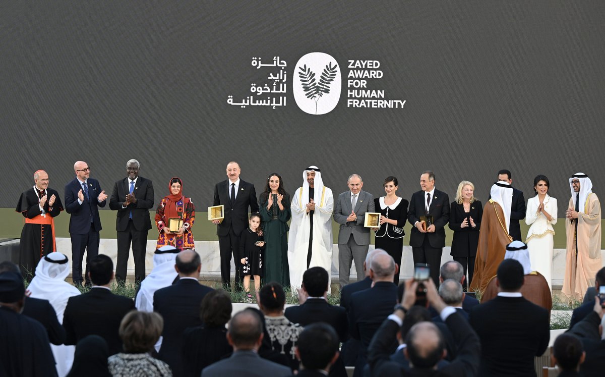 President Ilham Aliyev was presented with the Zayed Award for Human Fraternity.

president.az/en/articles/vi…