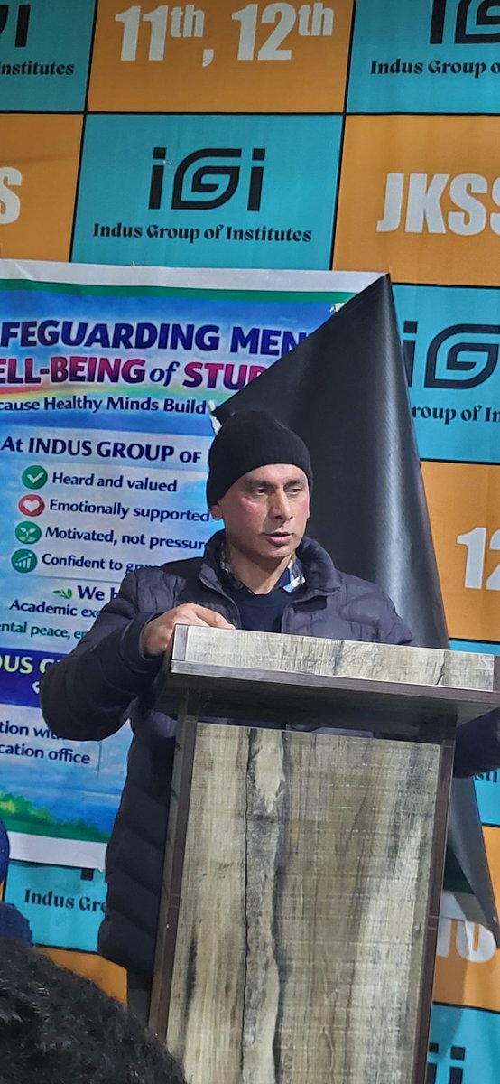 AnantnagDIPRC's tweet photo. Continuing the initiative, @chiefang12823 &amp; @cmo_anantnag organised awareness programs on Safeguarding Students’ Mental Well-Being with focus on balanced academics &amp; emotional resilience at IGI/Aakash Inst. Ang.

Students &amp; others participated.

https://t.co/EkkzcyDTU6

@diprjk https://t.co/BLdIx1YSxl