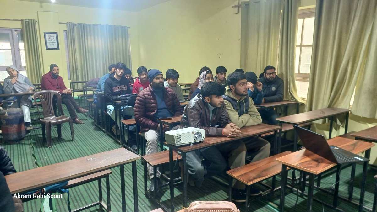 AnantnagDIPRC's tweet photo. Continuing the initiative, @chiefang12823 &amp; @cmo_anantnag organised awareness programs on Safeguarding Students’ Mental Well-Being with focus on balanced academics &amp; emotional resilience at IGI/Aakash Inst. Ang.

Students &amp; others participated.

https://t.co/EkkzcyDTU6

@diprjk https://t.co/BLdIx1YSxl