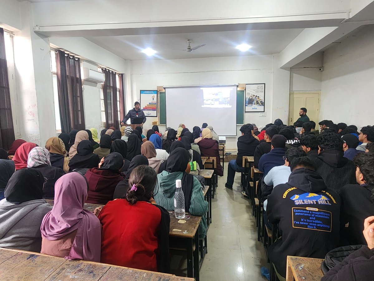 AnantnagDIPRC's tweet photo. Continuing the initiative, @chiefang12823 &amp; @cmo_anantnag organised awareness programs on Safeguarding Students’ Mental Well-Being with focus on balanced academics &amp; emotional resilience at IGI/Aakash Inst. Ang.

Students &amp; others participated.

https://t.co/EkkzcyDTU6

@diprjk https://t.co/BLdIx1YSxl