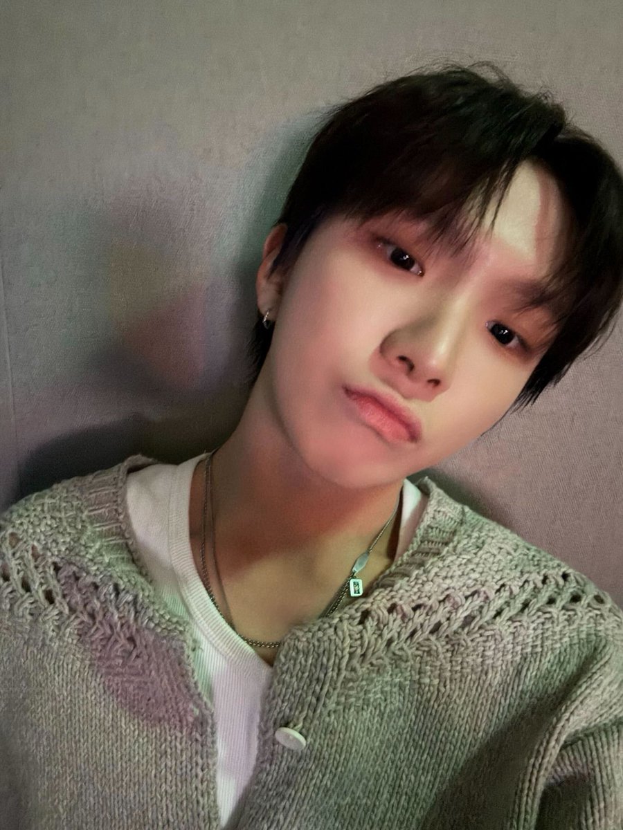 셀카 미쳤나 ㅜㅠ