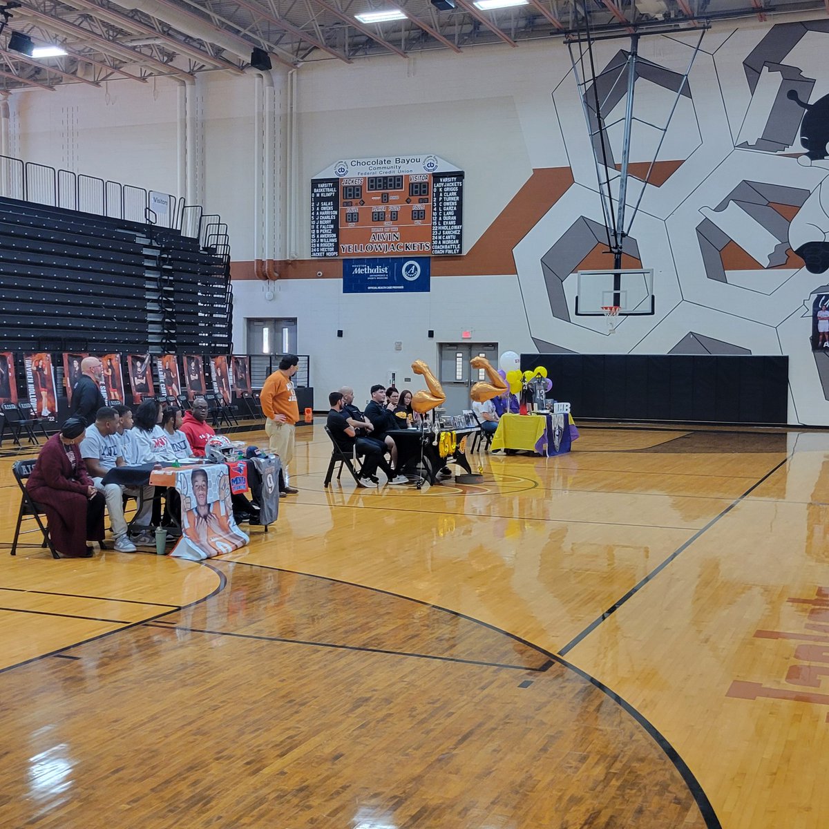 Coach Lee tweet media