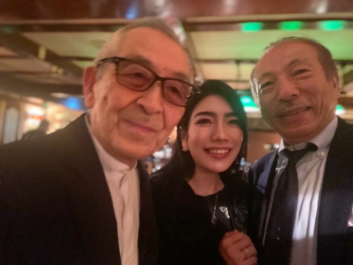 今年の5月に50年の歴史に幕を閉じる銀座swingさん。

プライベートでも仲良くしてもらっているJAZZシンガー飯田さつきちゃんと山本剛さんのレジェンドトリオのライブにお邪魔して1曲シットインもさせていただきました✨

最高に美味しいライブでした！！

閉店までに今一度行きたいな。