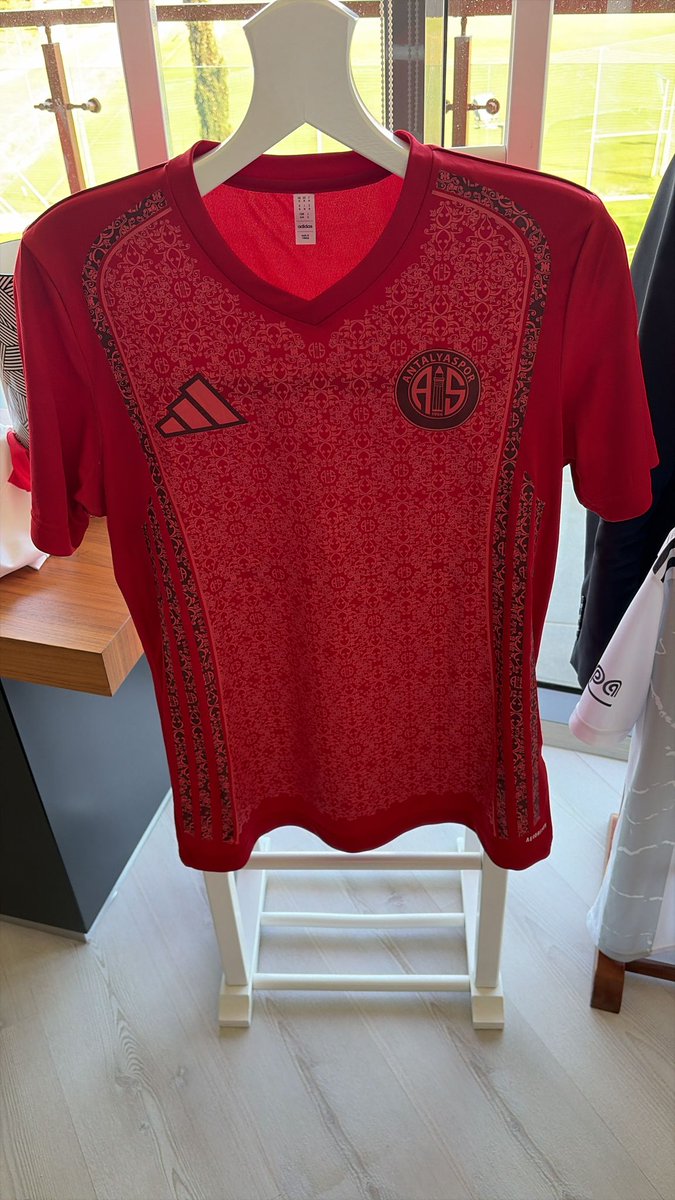 İşte merakla beklenen 'Feda' forması... <a href="/Antalyaspor/">Hesap.com Antalyaspor</a> antalyaekspres.com.tr/iste-cok-merak…