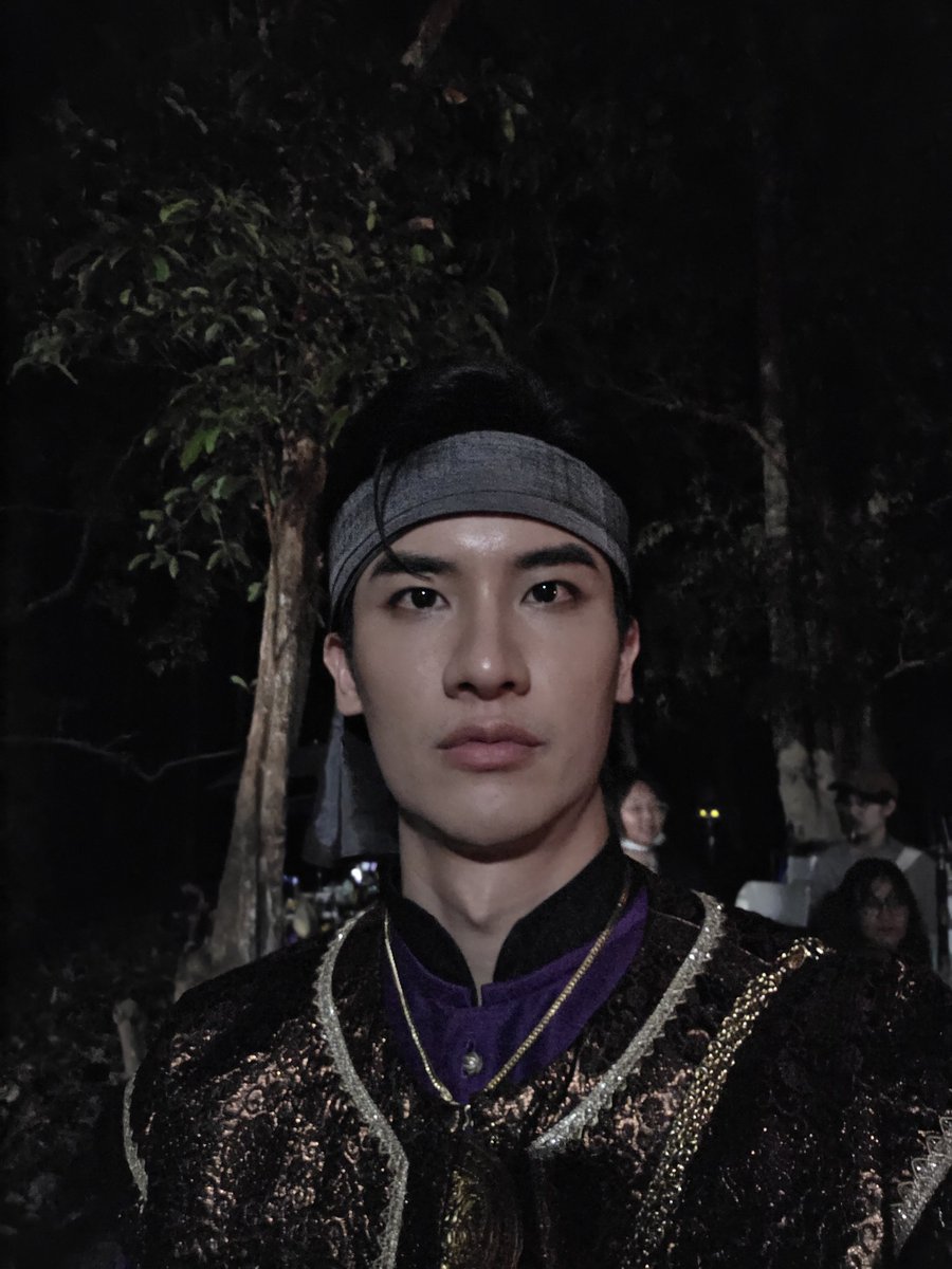 Tawan_V's tweet image. ชุดเดินป่า