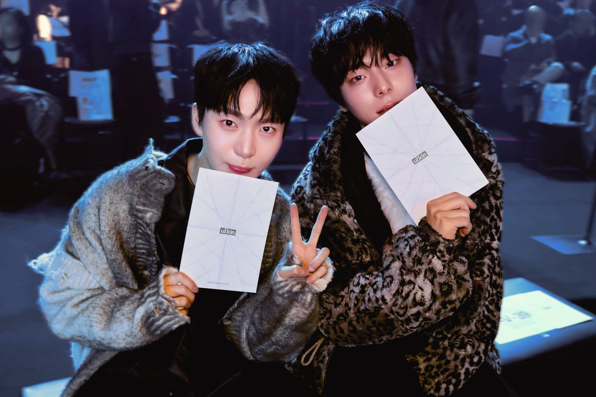 OmegaX_official's tweet photo. [📸]

ULKIN과 함께한
2026 F/W Seoul Fashion Week DAY 2 🩶

#OMEGA_X #오메가엑스 https://t.co/znNrH3YP3i