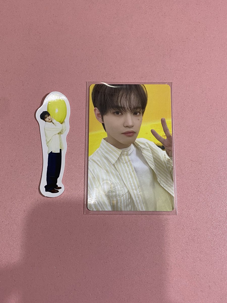 matchcoffelatte's tweet photo. 🚀SPECIAL GIVEAWAY FOR NCT JISUNG BIRTHDAY💕🚀

💫 Album BEAT IT UP digipack ver (5 winner)
💫 Pc dan 1 postcard chenle SG26 ( 1 winner)
💫 Pc dan 2 A4 Poster chenle SG26 (1 winner)
💫 Pc dan sticker chenle SG26 (1 winner)
💫 Slogan jisung (1 winner)
💫 Jisung Birthday Freebies (1 set all , 2 winner)  

Rules:
- RT, like, and follow 
- Harapan dan doa baik untuk Jisung
- no hate all member nct
- Also drop this hashtag on comment section:

HAPPY JISUNG DAY
#헤헤_지성이생일_행복했움_좋겠다
#2things4youJisungDay