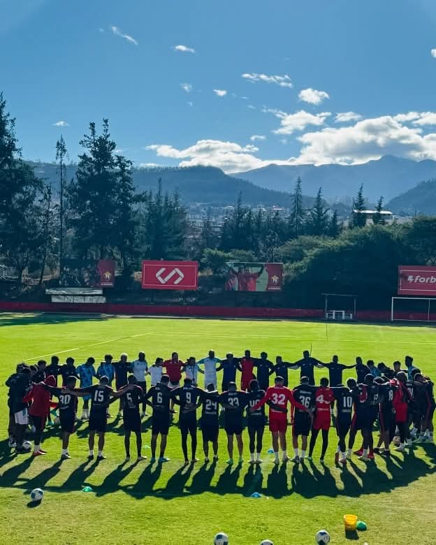 Existe incomodidad entre futbolistas que destacaron y hoy quedan fuera del proyecto 2026, muchachos de formativas. La figura del Profe Girardengo sigue pesando; los jugadores blindan su gestión y agradecen la confianza que hoy parece haberse perdido en la institución. 📉⚽️