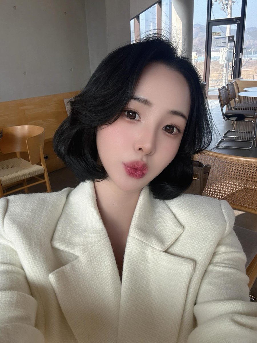 iral907's tweet photo. 🥴
.
#셀카 #오오티디 #추천 https://t.co/qcGDRIYIY2