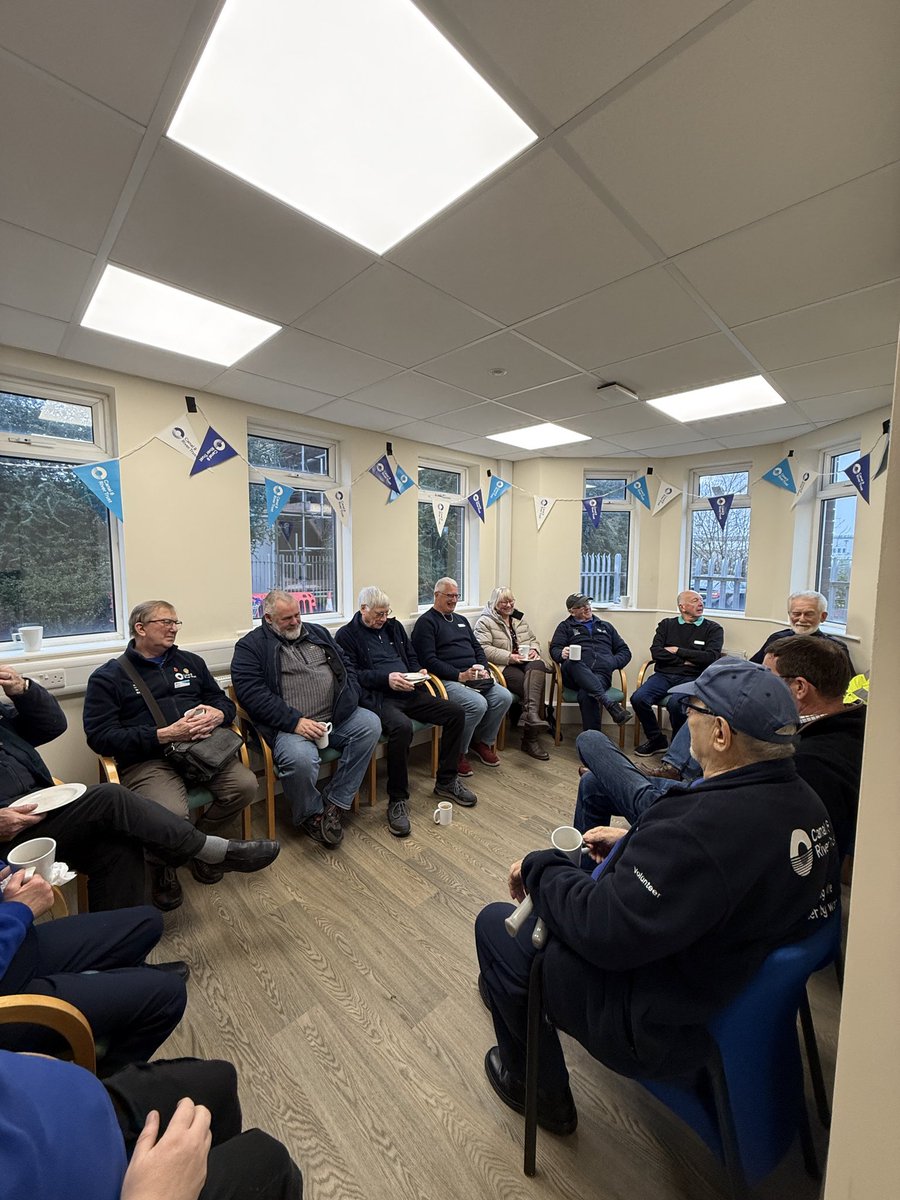 pauldavidtonge's tweet photo. Today I hosted my first Cup &amp; Connect session at Doncaster Hub. ☕🍰 

This was great opportunity for new and longer-serving volunteers to connect and share what they enjoy about volunteering here at the Trust.

@CRTYorkshireNE @CanalRiverTrust https://t.co/ydS9fdnQE5