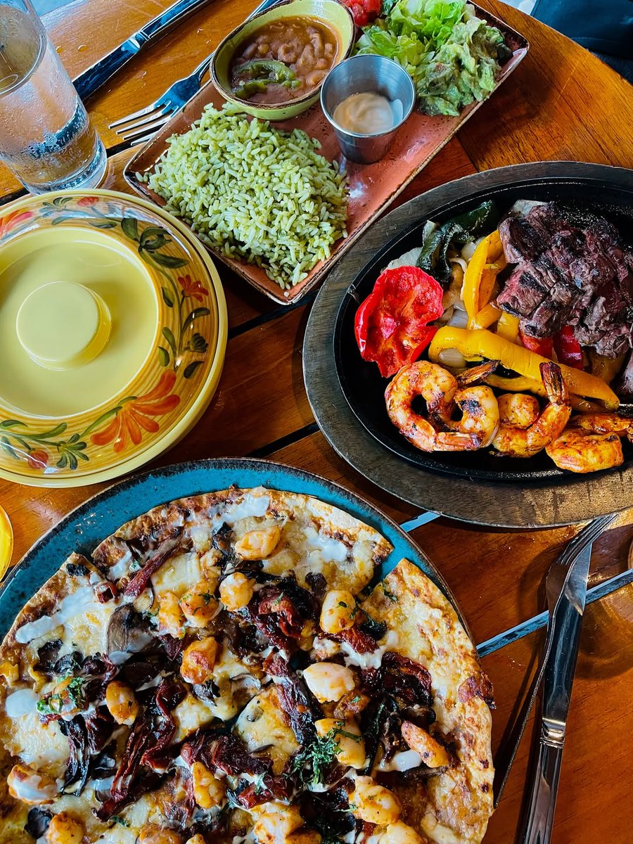 Dos Caminos tweet media