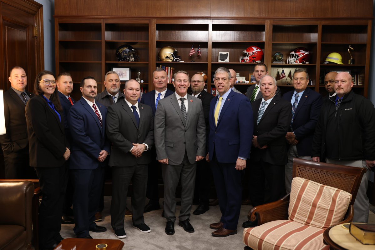 The FOP of Ohio met with <a href="/SenJonHusted/">Senator Jon Husted</a> to thank him for his support on the Protect and Serve Act and ask him to support our other FOP priorities!    

National Fraternal Order of Police #DayOnTheHill