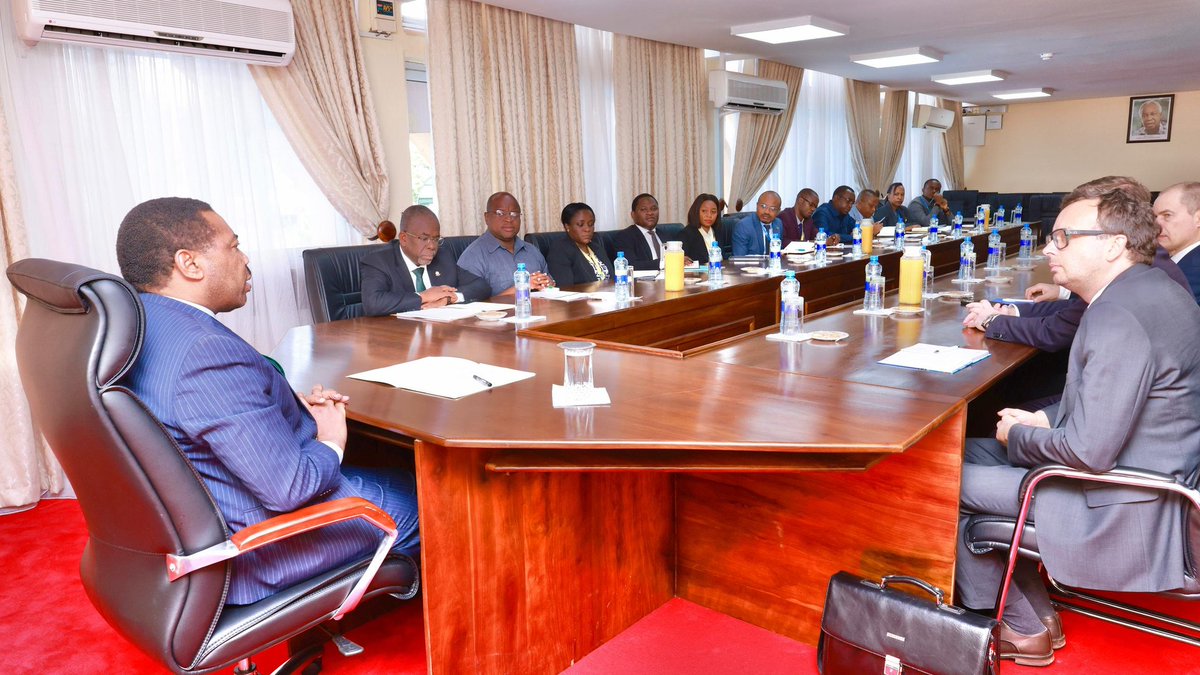 UhondoTV's tweet photo. #PICHA: Waziri Mkuu, Dkt. @mwigulunchemba1 amefanya mazungumzo na viongozi wa Wizara ya Mambo ya Nje na Wizara ya Fedha pamoja na Taasisi ya Usafirishaji wa Bima ya Mikopo (KUKE) kutoka nchini Poland ofisini kwa Waziri Mkuu,  Bungeni jijini Dodoma leo Februari 4, 2026. https://t.co/8zANDXYK72