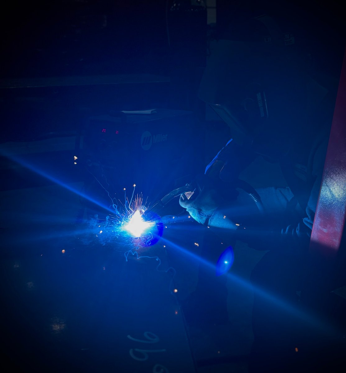 ImperialSystems's tweet photo. The future is looking bright. 😎

#WelderWednesday #CMAXX #DustCollection #Manufacturing #WeldLife https://t.co/edxJtQdF4g