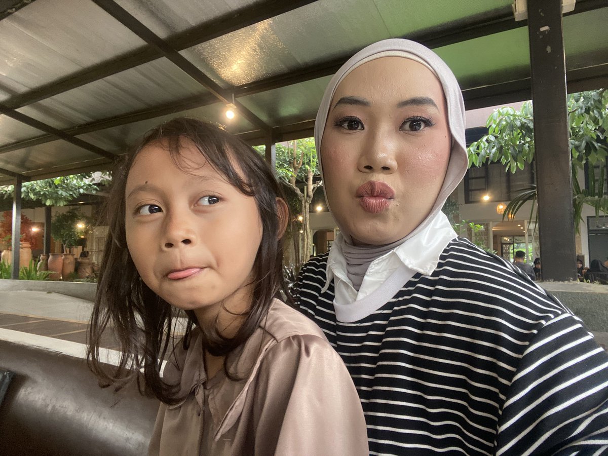 Ameliay_'s tweet photo. suka banget hasil makeup my lovely bestie tania 🥰🫶🏻🩷 https://t.co/YE8c2BN1xU