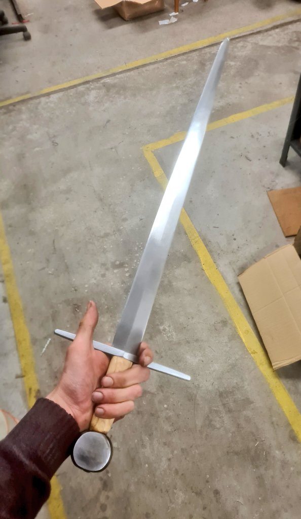 Femboy Blacksmithing tweet media