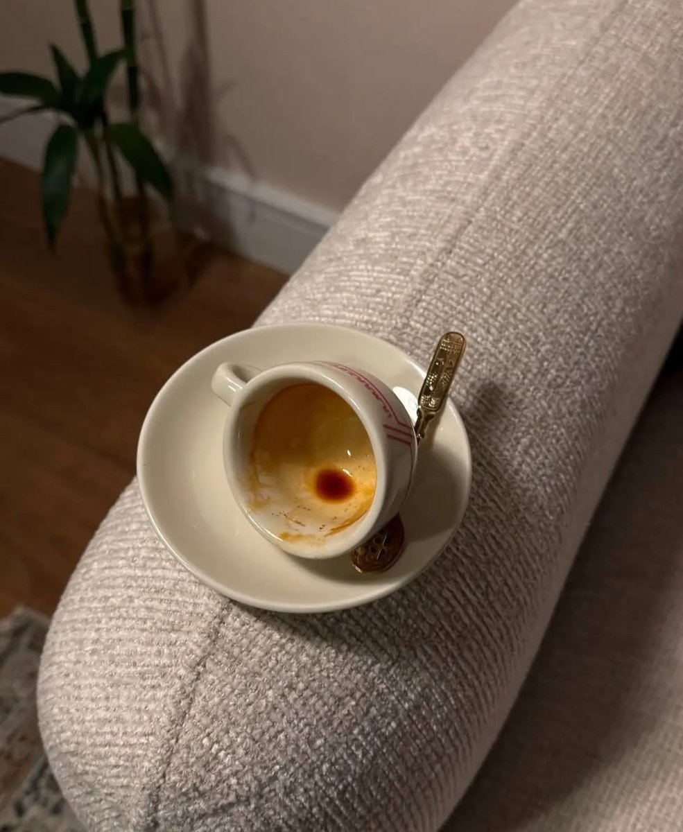 كم أنا ممتنّة لنفسي..
التي اجتازت كلّ صعاب الحياة بروحٍ صابرة
وقوة تُدرك أنها ليست ضعيفة رغم رقتها
كأنها زهرةٌ تُنبت في صخر..
تُخفي تحت نُعومتها صلابة الجبال.
#بوح_الخاطر 
#أجواء_شتوية