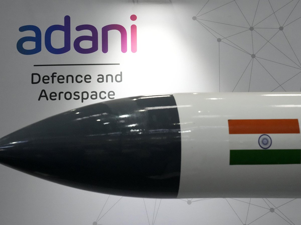 itsss_Suraj's tweet photo. Adani Defence & Aerospace कडून भारताच्या संरक्षण क्षेत्रात मोठी झेप 🇮🇳
स्वदेशी तंत्रज्ञान, मजबूत सुरक्षा, आत्मनिर्भर भारत.
#DefenceAndAerospace #MakeInIndia https://t.co/izkisOenFK