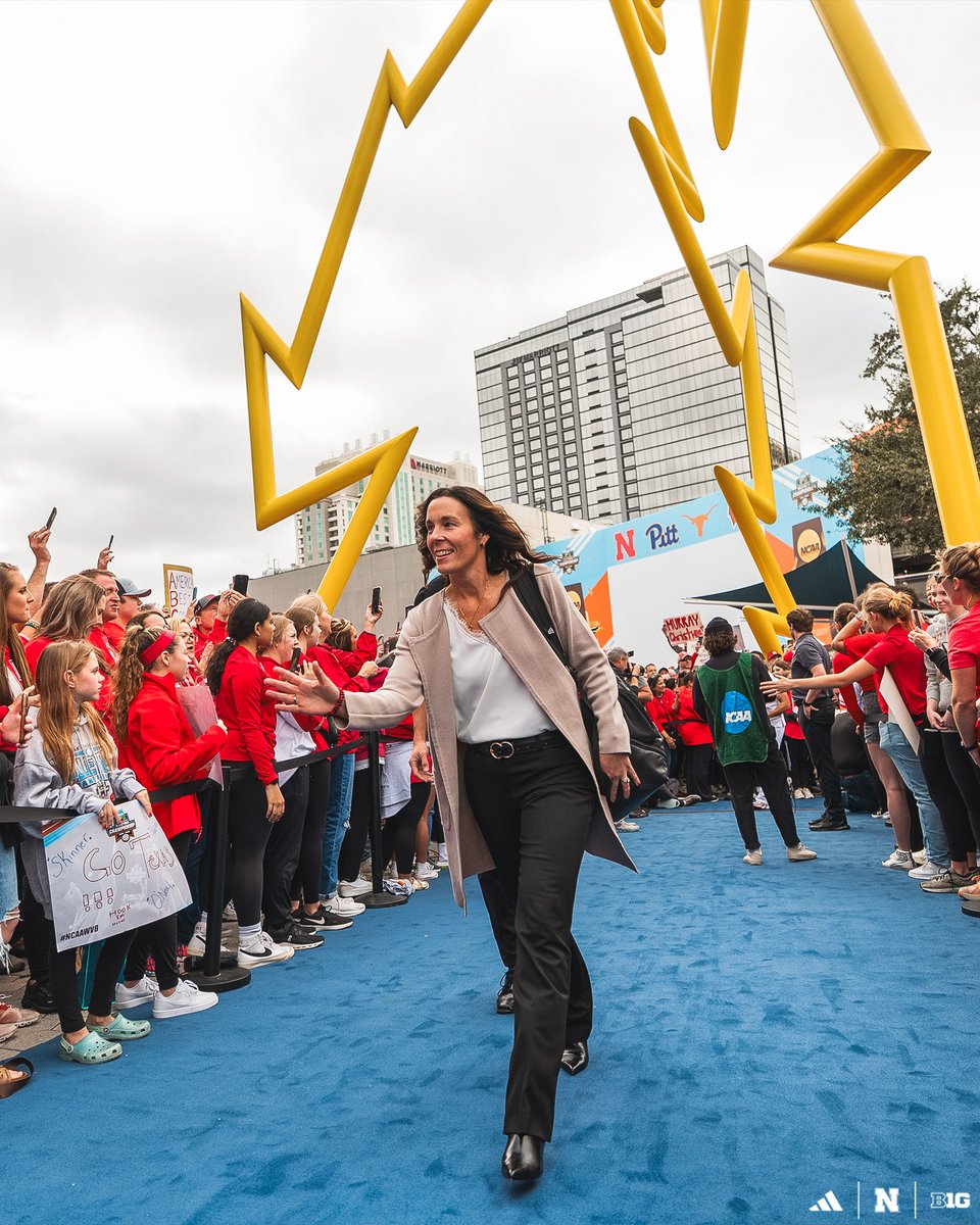 "Wisching" a Happy Birthday to Lindsay Peterson, our Director of Operations! 🥳🫶