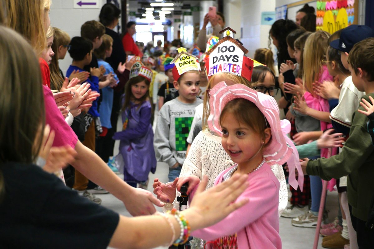 Yesterday marked the 100th day of the 2025-2026 school year in Rockwood, and our students and staff celebrated in style!

Check out some scenes from Blevins, Eureka, Kellison and Uthoff Valley elementary schools! #WeAreRockwood