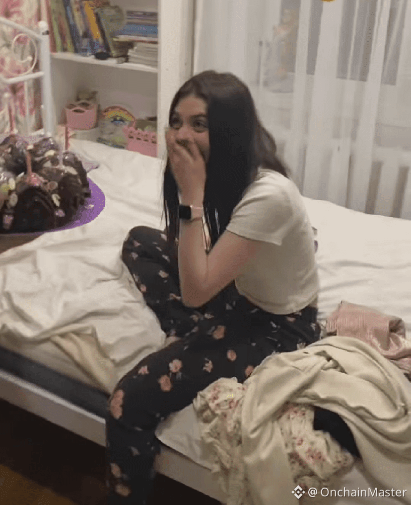 ZetoshiX's tweet photo. Her reaction after she saw my profit from $RIVER 📉🤑 https://t.co/nmGTHacLy0