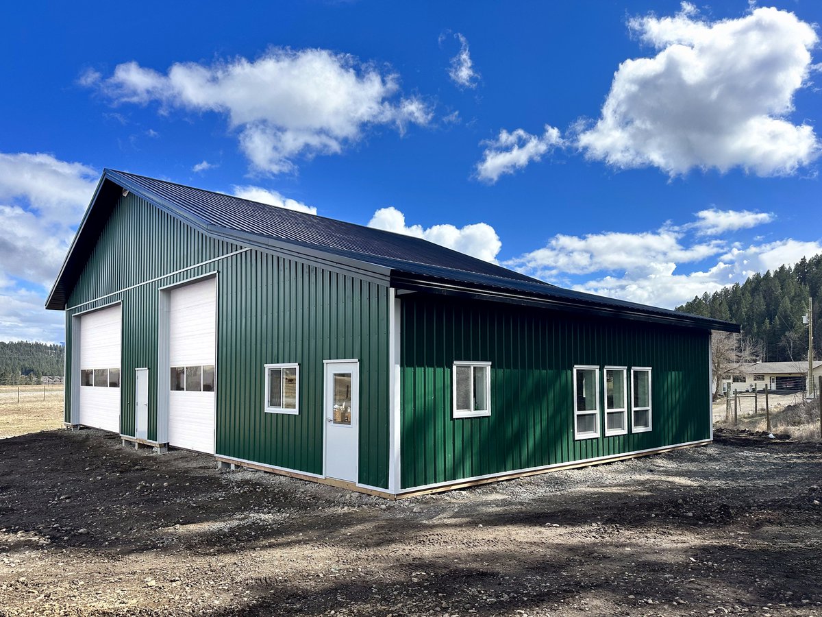 integritypost's tweet image. Finished in Melchers Green, these Integrity buildings feature a colour that offers unique elegance. This eye-catching shade effortlessly blends into natural surroundings while simultaneously providing a distinct and sophisticated look.
#MelchersGreen #CustomColours