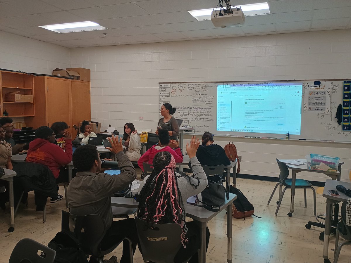 P r e s l e y tweet media