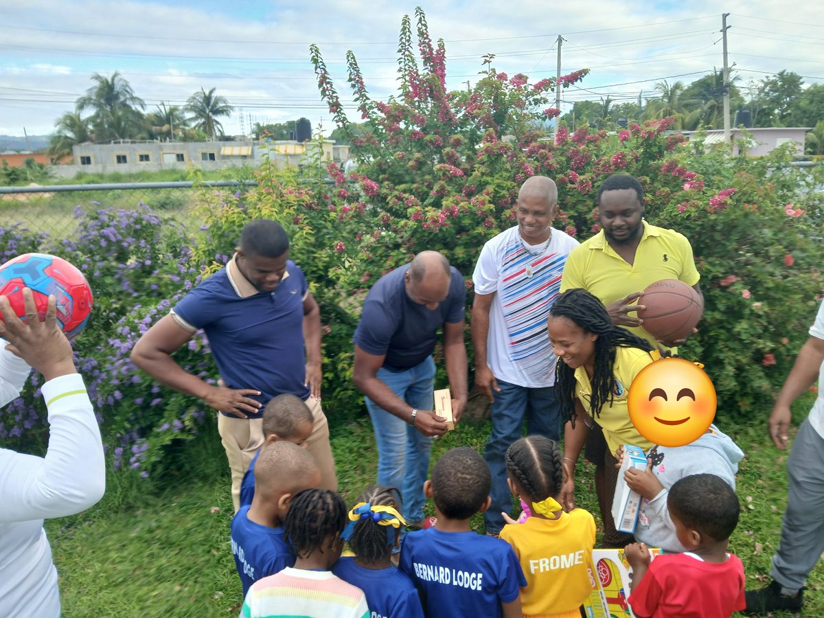 Valmarie Smith tweet media