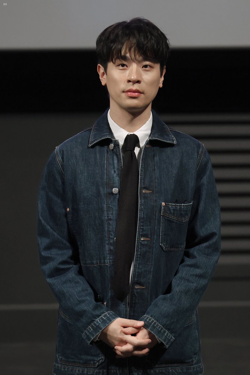 nonamenine_'s tweet photo. 20260204 휴민트 시사회 무대인사     
박건 ㅣ #박정민 https://t.co/e5s6vr8UHj