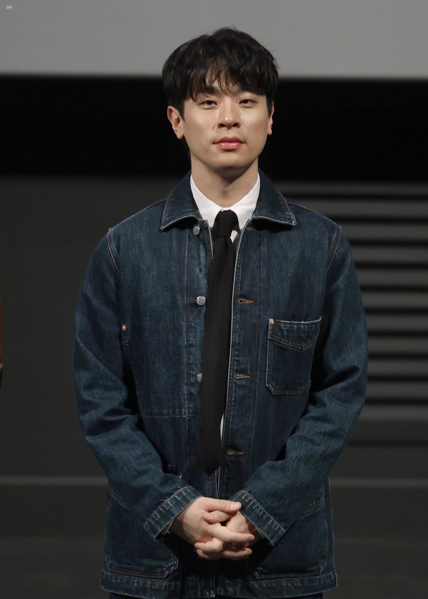 nonamenine_'s tweet photo. 20260204 휴민트 시사회 무대인사     
박건 ㅣ #박정민 https://t.co/e5s6vr8UHj