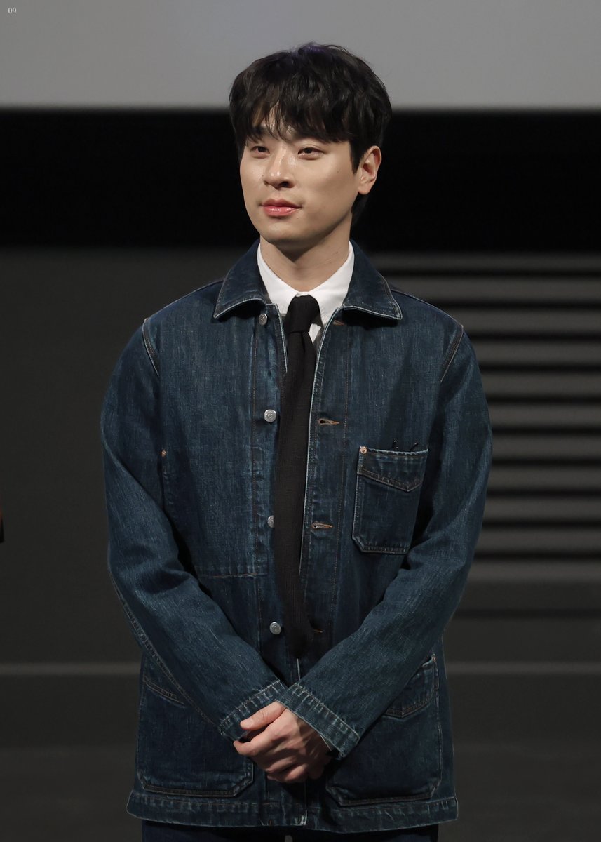 nonamenine_'s tweet photo. 20260204 휴민트 시사회 무대인사     
박건 ㅣ #박정민 https://t.co/e5s6vr8UHj