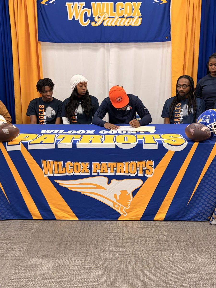 patriots_wchs's tweet photo. Patriot Nation...Congrats to 3 Patriots on signing to play football at the next level!
@McadooMelvin9 Carson-Newman
@TravisFeltonj10 Andrew University 
@GageKnight01 Andrew University https://t.co/XD7evkRhx5