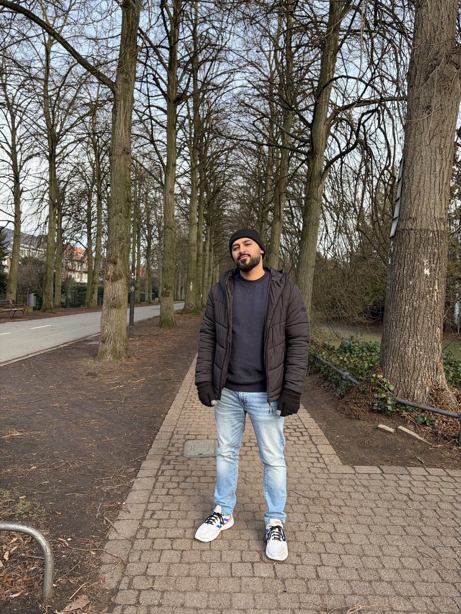 hamouda18299's tweet photo. Wir sind angekommen https://t.co/aEmKM2KnW9