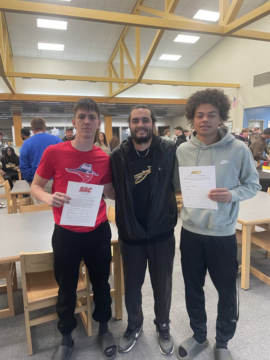 Coach_T___'s tweet image. It’s not often both of your SR WRs go to the next level. Proud of both these young men and their hard work. But now it really begins. Blessed to be y’all’s coach! 
#GOBEGREAT1 #GOBEGREAT3 
#OPSU #NEO 
@BraxtonShelton2 @JekhiOwens