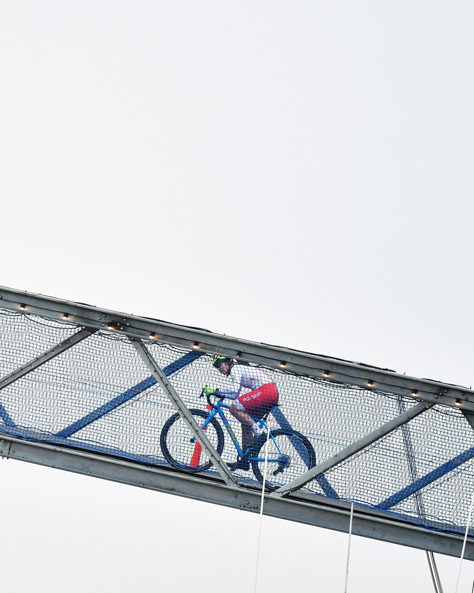 UCI_CX's tweet photo. From #Hulst2026 to #Ostend2027! 🇳🇱➡️🇧🇪

Next year, the UCI Cyclo-cross World Championships will return to the iconic and sandy Belgian course that hosted the 2021 edition. 🔙

Great memories then, with many more to come! 🙌 https://t.co/e5UbP8CX93